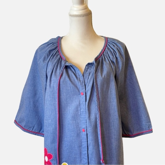 Vandemere Vintage House Dress with Appliqué and Embroidered Flowers - Picture 4 of 9